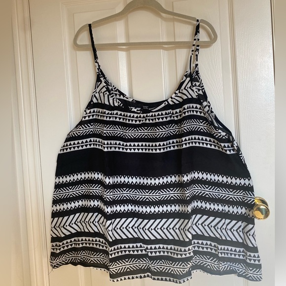 Aztec Print Tank Top - Picture 3 of 7